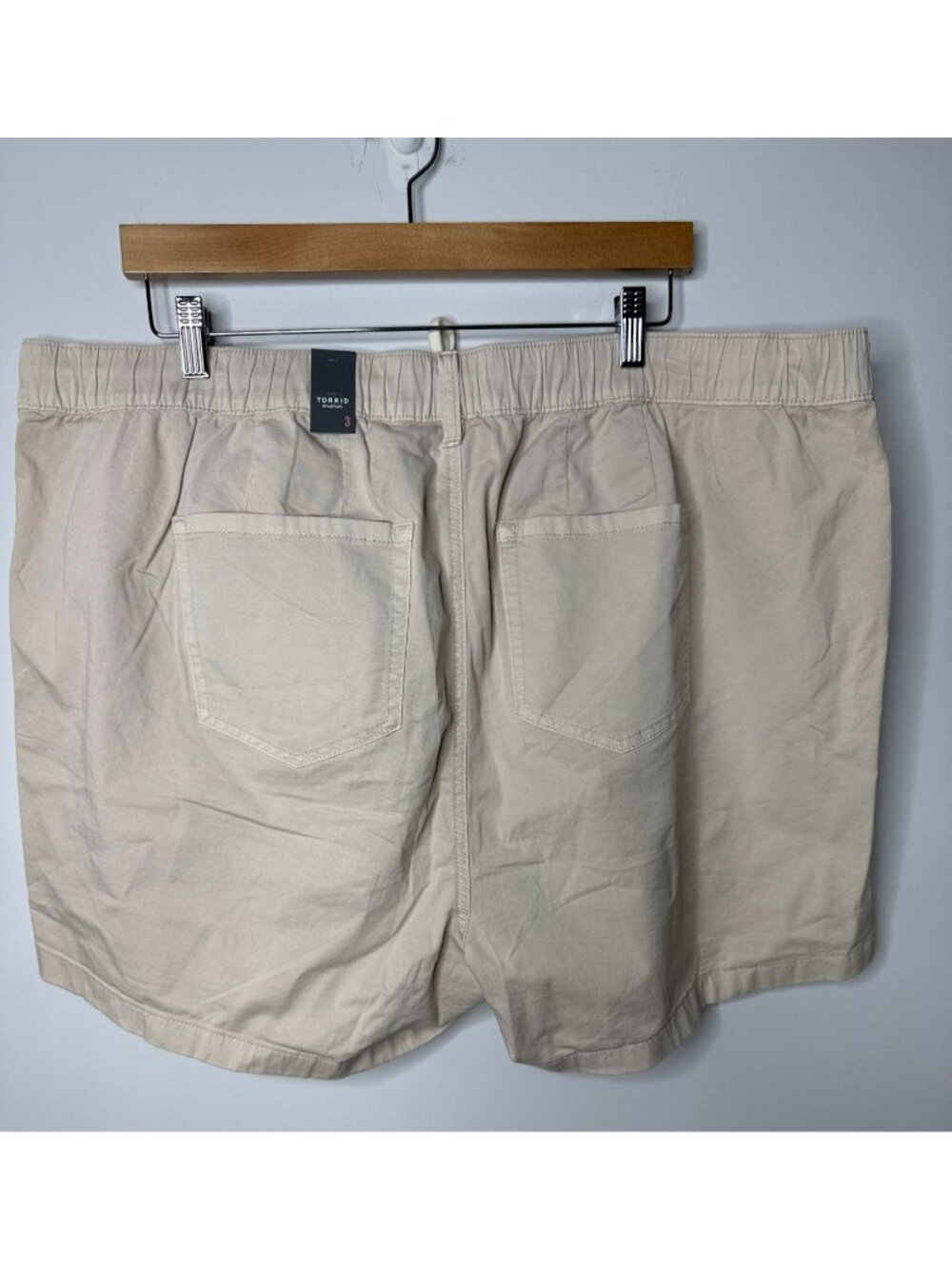 NWT Torrid Weekend Shorts Size 3 Beige Mid Rise Drawstring Plus Size - Picture 2 of 10